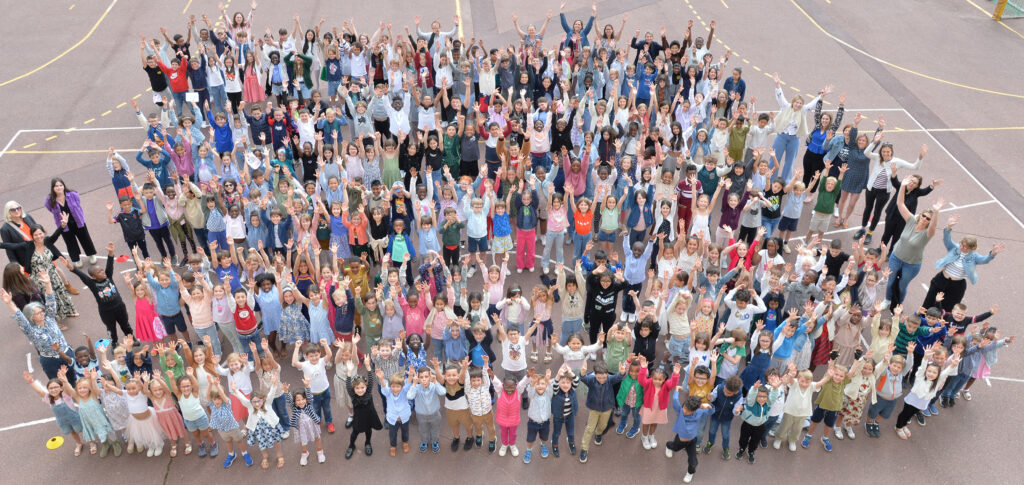 Toute l'école Fleury en mai 2025